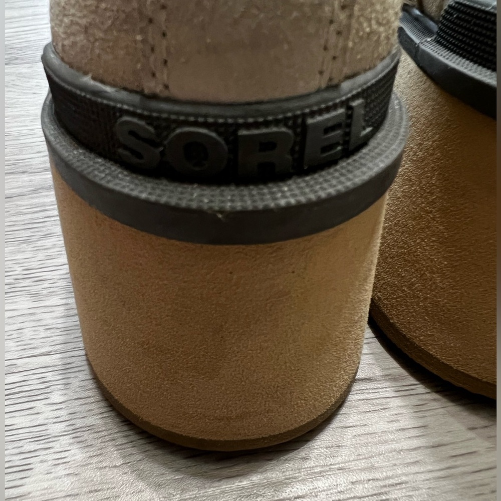 Sorel Women's Hi-Line Heel Chelsea Boot - Chalk, Ceramic size 9.5 - Picture 7 of 7
